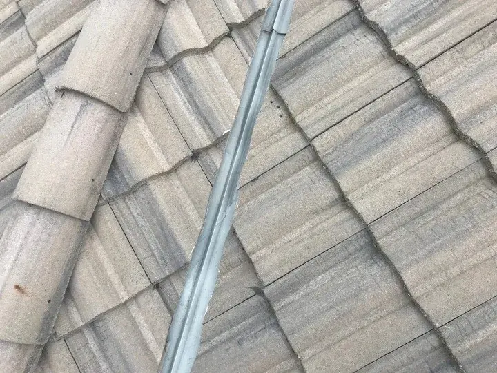 An open tile valley